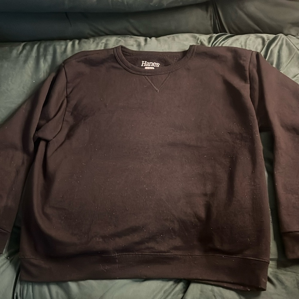 Black hanes crewneck sweater